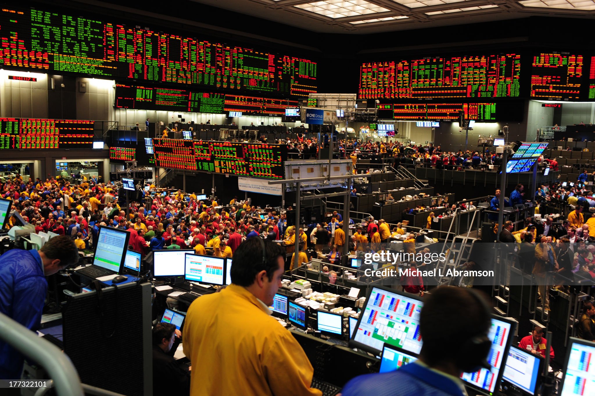 https://media.gettyimages.com/id/177322101/photo/chicago-mercantile-exchange-group.jpg?s=2048x2048&w=gi&k=20&c=Pmo2fKRq0d_ITP